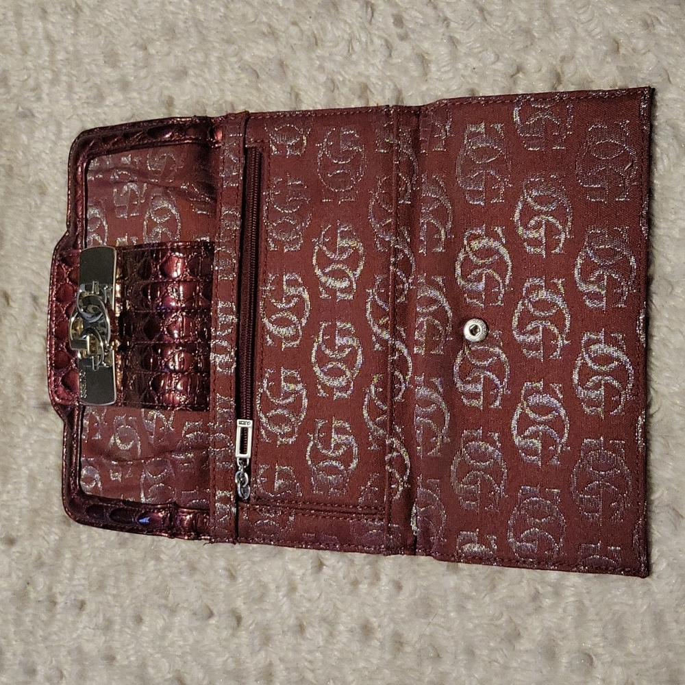 GUESS~ Wallet - Picture 5 of 7